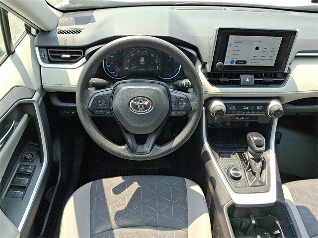 2024 Toyota RAV4 XLE 11