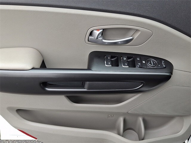 Thumbnail: 2017 Kia Sedona - 14