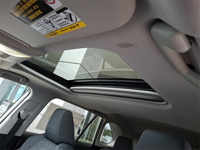 Thumbnail: 2025 Toyota RAV4 - 12