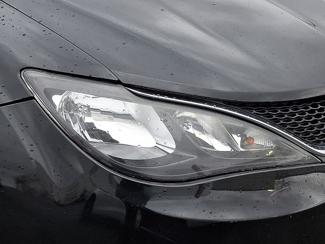 Thumbnail: 2023 Chrysler Voyager - 6