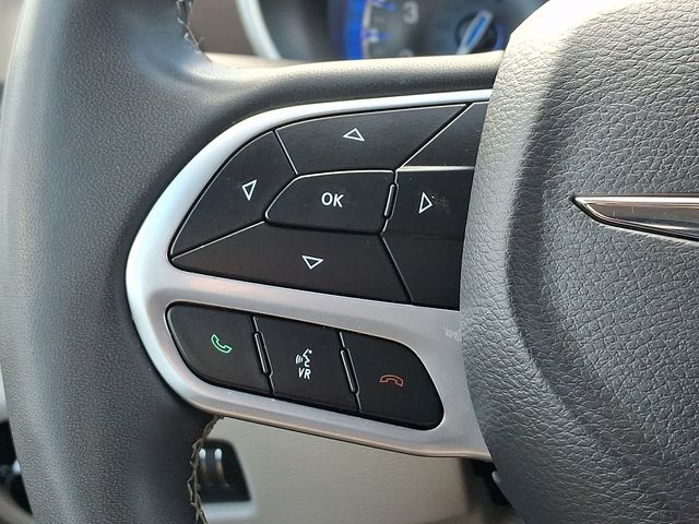 Thumbnail: 2023 Chrysler Voyager - 21