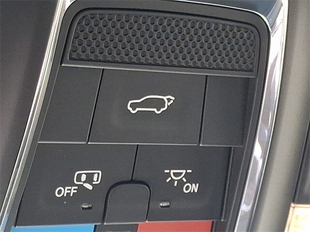 Thumbnail: 2024 Jeep Wagoneer - 32