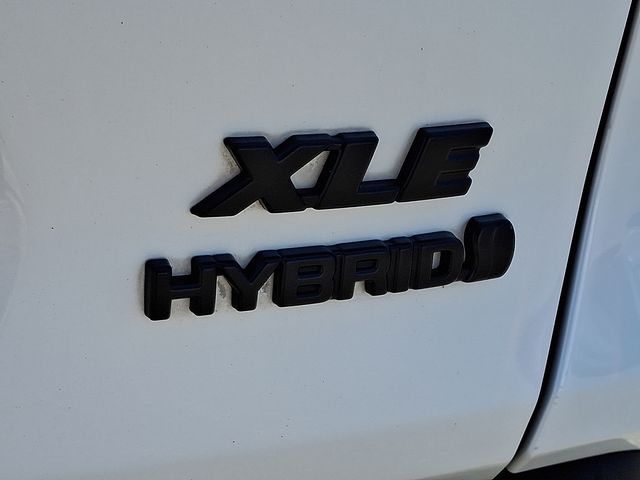 Thumbnail: 2021 Toyota RAV4 - 31