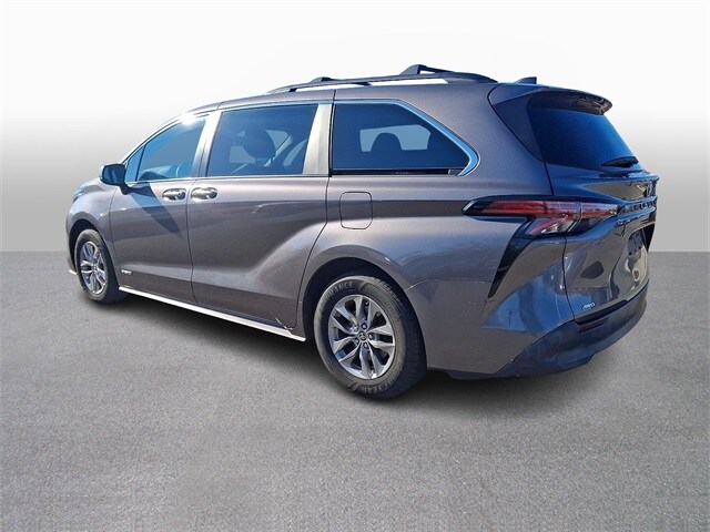 Thumbnail: 2021 Toyota Sienna - 6