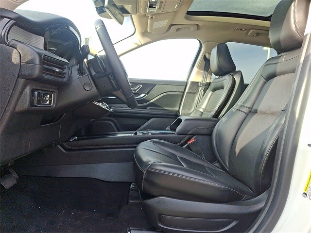 Thumbnail: 2023 Lincoln Corsair - 13