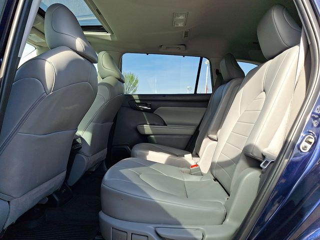 Thumbnail: 2021 Toyota Highlander - 10