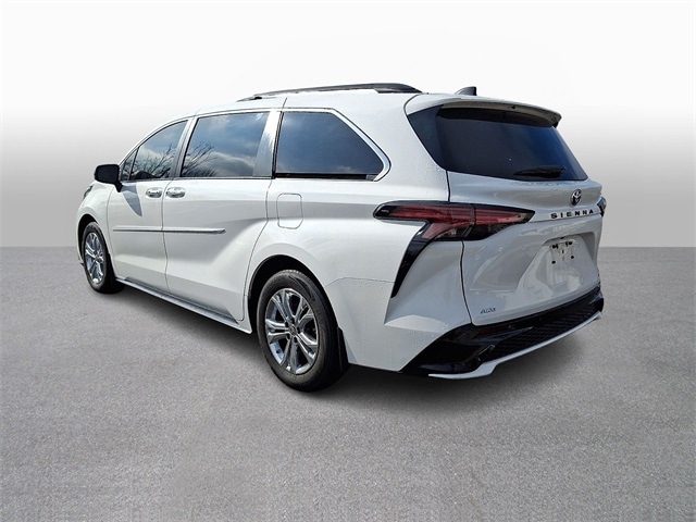 Thumbnail: 2023 Toyota Sienna - 6