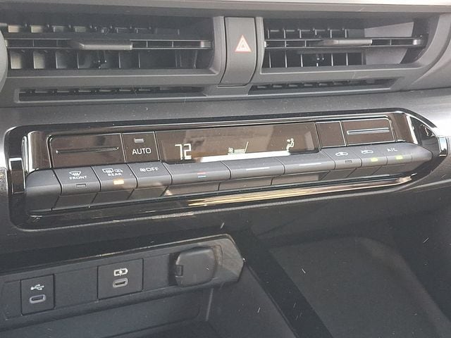 Thumbnail: 2023 Toyota Prius - 15