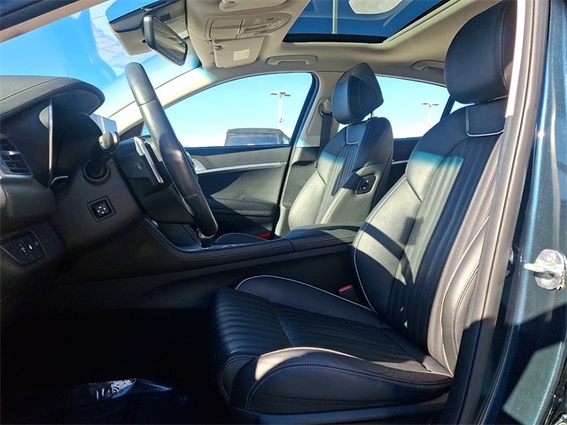 Thumbnail: 2022 Genesis G70 - 13