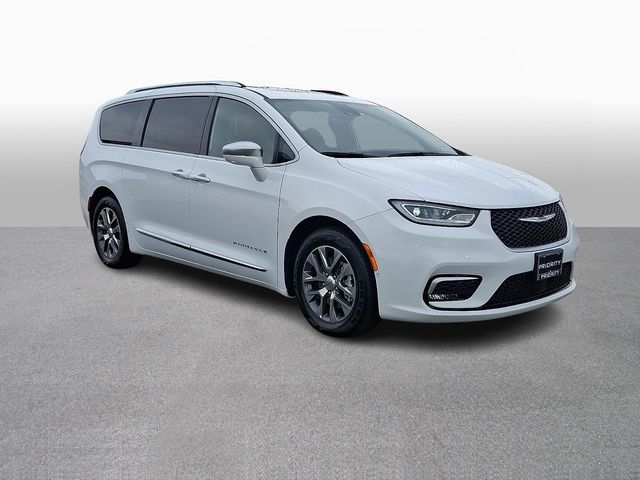 Thumbnail: 2024 Chrysler Pacifica - 3