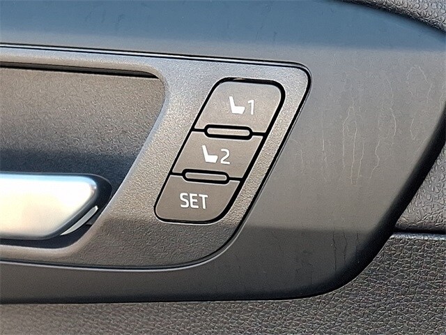 Thumbnail: 2023 Toyota Highlander - 29