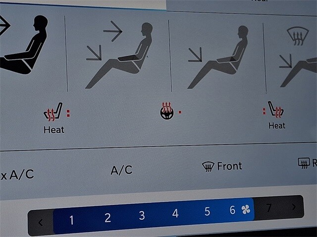 Thumbnail: 2025 Chrysler Pacifica - 25