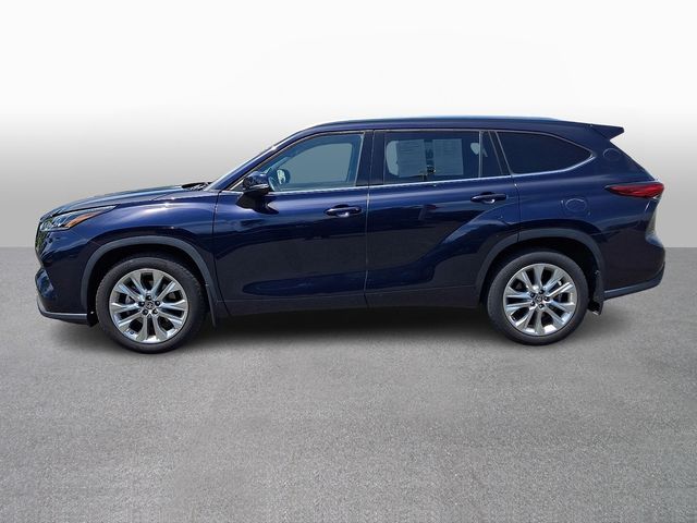 Thumbnail: 2022 Toyota Highlander - 7