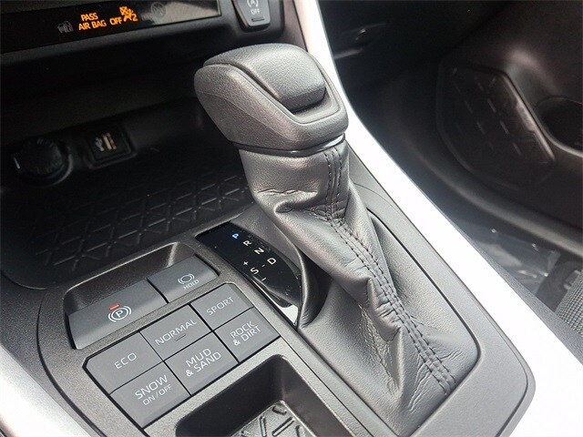 Thumbnail: 2024 Toyota RAV4 - 14