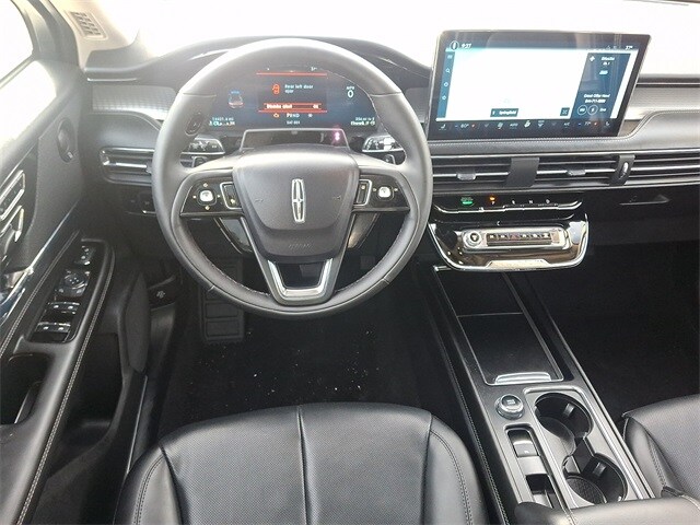 Thumbnail: 2023 Lincoln Corsair - 11