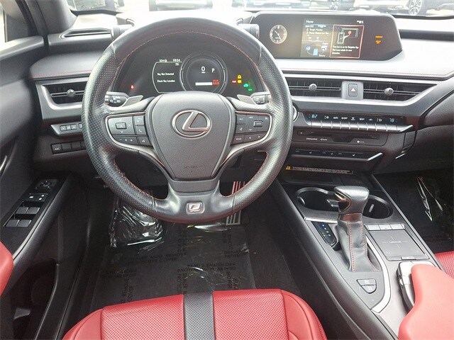 Thumbnail: 2021 Lexus UX - 11