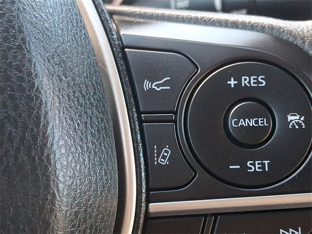 Thumbnail: 2022 Toyota Camry - 24