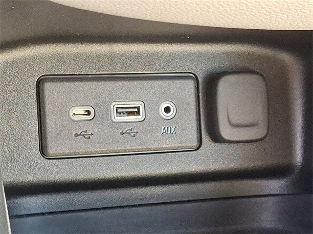 Thumbnail: 2022 Chevrolet Equinox - 18