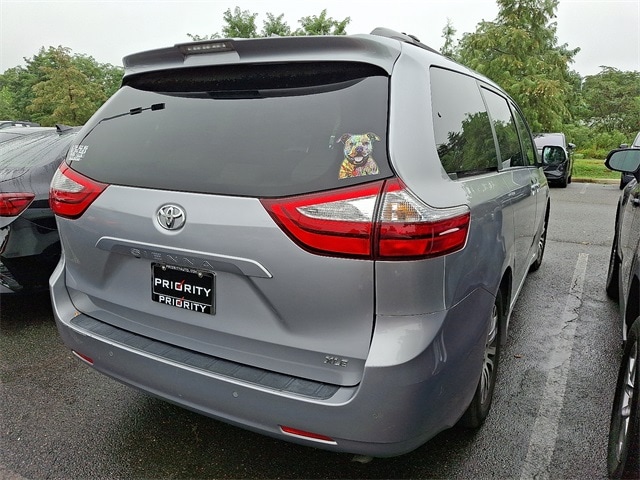 Thumbnail: 2018 Toyota Sienna - 6