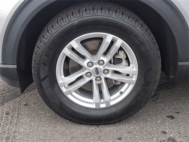 Thumbnail: 2022 Ford Explorer - 8