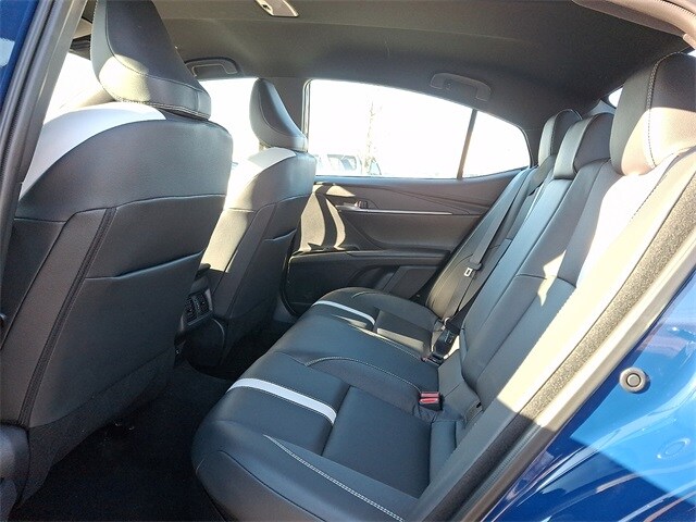 Thumbnail: 2025 Toyota Camry - 10