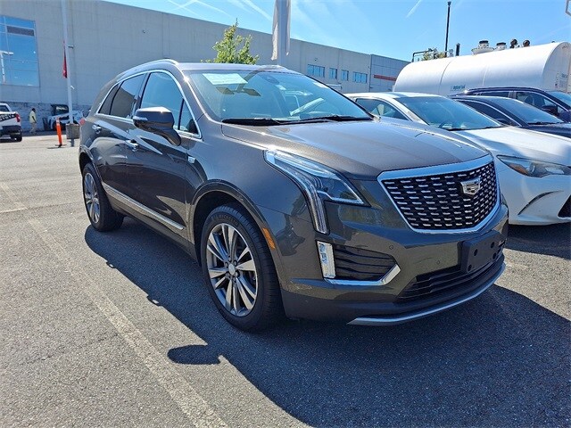 Thumbnail: 2020 Cadillac XT5 - 3