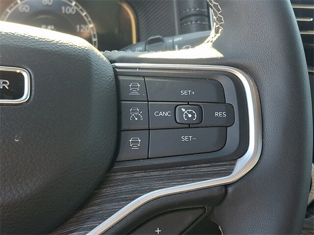 Thumbnail: 2024 Jeep Wagoneer - 23