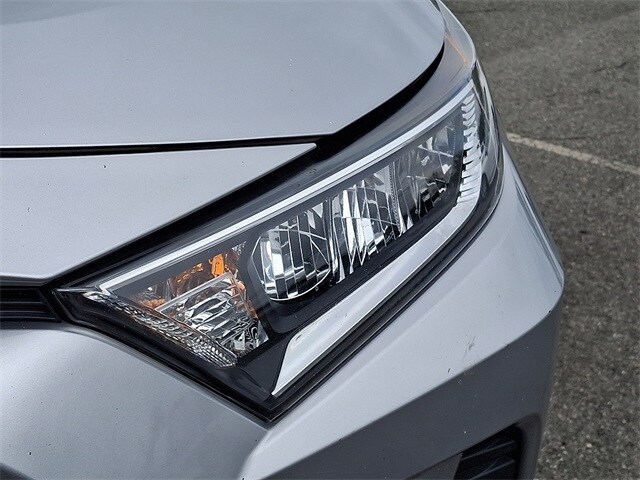 Thumbnail: 2021 Toyota RAV4 - 9