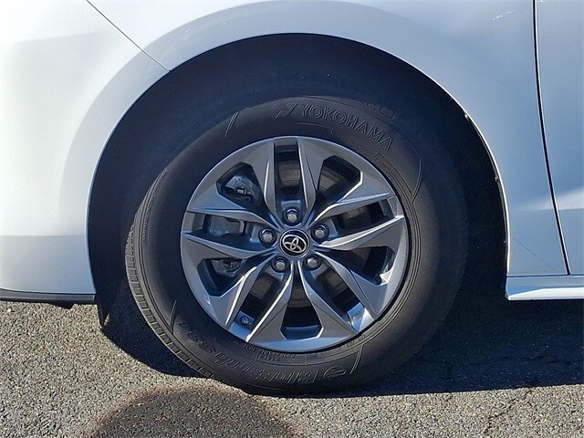 Thumbnail: 2022 Toyota Sienna - 8