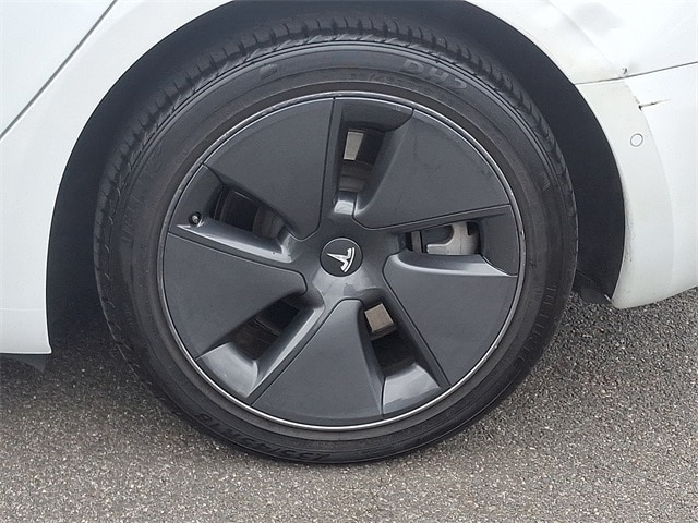 Thumbnail: 2022 Tesla Model 3 - 8