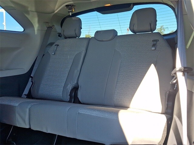 Thumbnail: 2021 Toyota Sienna - 11