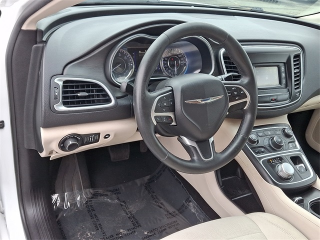 Thumbnail: 2015 Chrysler 200 - 11