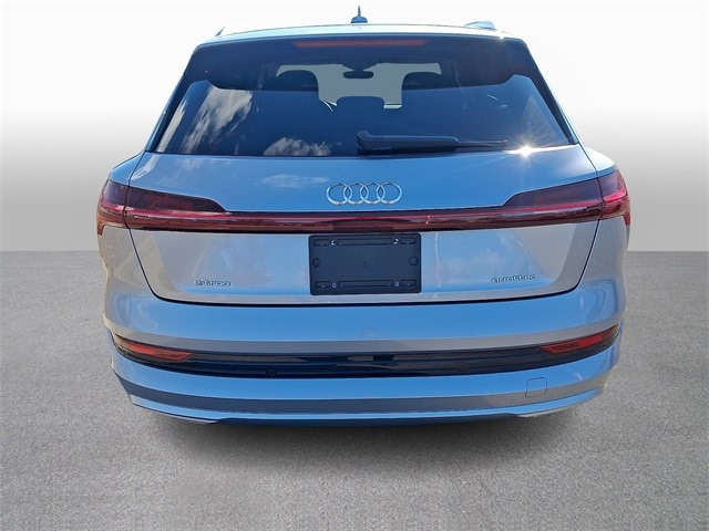 Thumbnail: 2022 Audi e-tron - 5