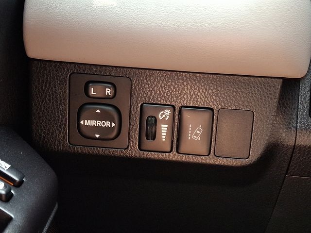 Thumbnail: 2016 Toyota RAV4 - 19