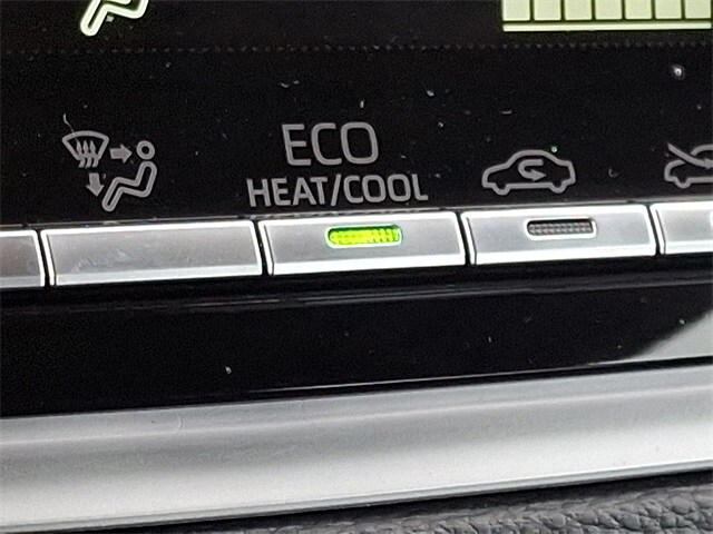 Thumbnail: 2025 Toyota Corolla - 22