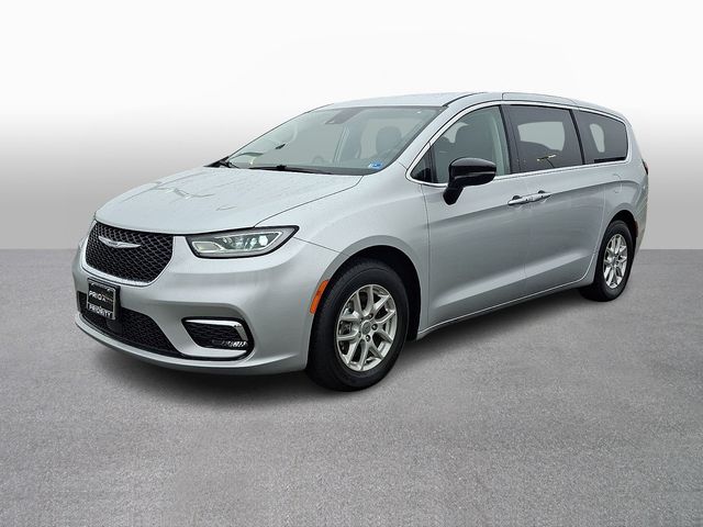 Thumbnail: 2024 Chrysler Pacifica - 1