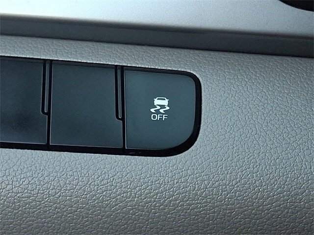 Thumbnail: 2017 Hyundai Elantra - 23