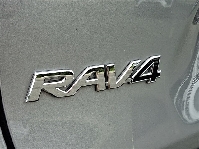 Thumbnail: 2021 Toyota RAV4 - 33