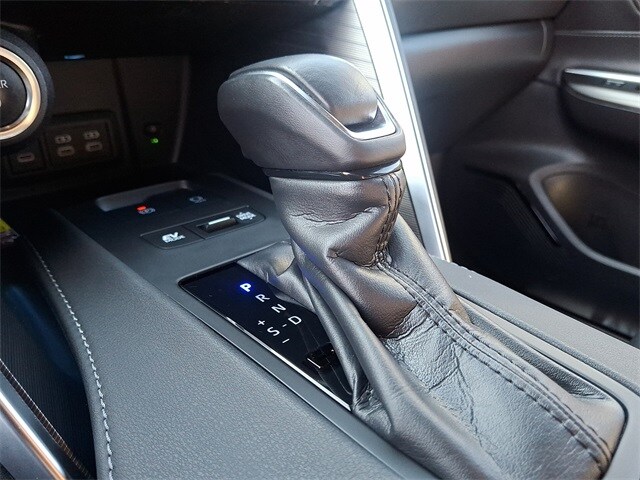 Thumbnail: 2024 Toyota Venza - 15