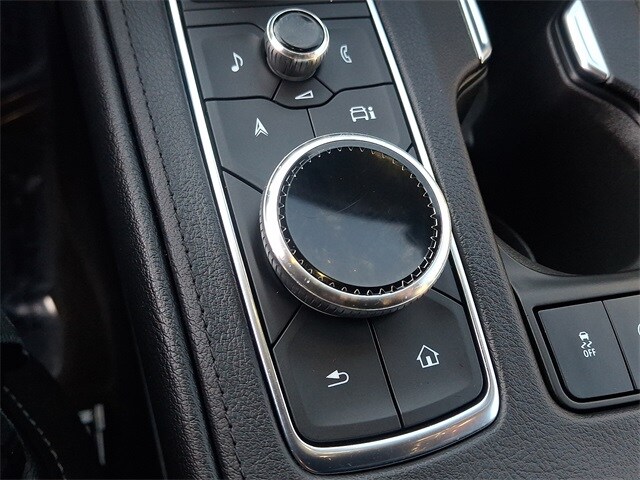 Thumbnail: 2024 Cadillac XT4 - 23