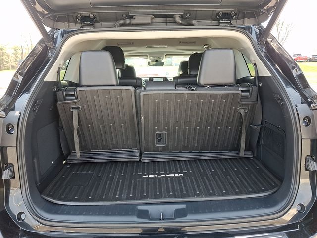 Thumbnail: 2021 Toyota Highlander - 33