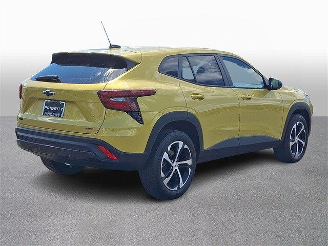 Thumbnail: 2024 Chevrolet Trax - 4