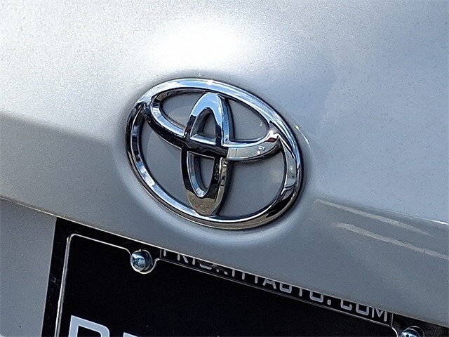 Thumbnail: 2015 Toyota Corolla - 9
