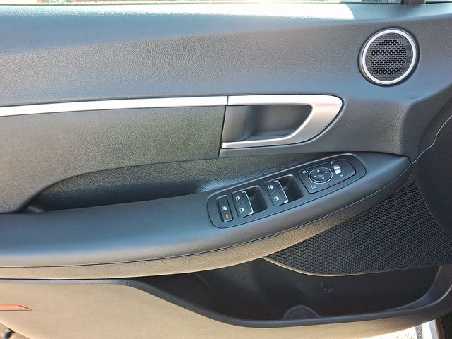 Thumbnail: 2023 Hyundai Sonata - 10