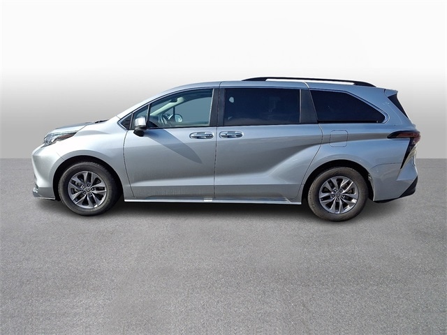 Thumbnail: 2024 Toyota Sienna - 6