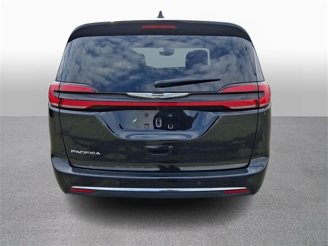 Thumbnail: 2024 Chrysler Pacifica - 5