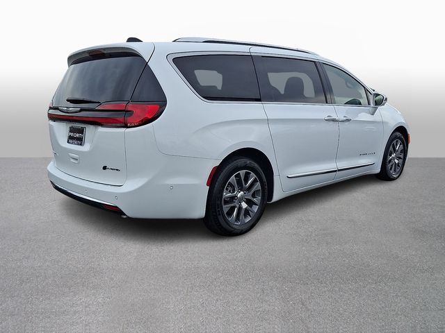Thumbnail: 2024 Chrysler Pacifica - 4
