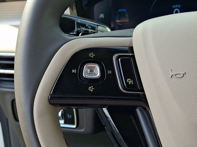 Thumbnail: 2024 Lincoln Corsair - 21