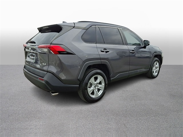 Thumbnail: 2019 Toyota RAV4 - 4