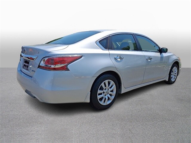 Thumbnail: 2014 Nissan Altima - 4